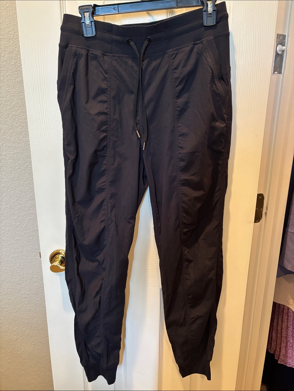 CRZ YOGA Black Lightweight Ruched Workout Joggers, Size M